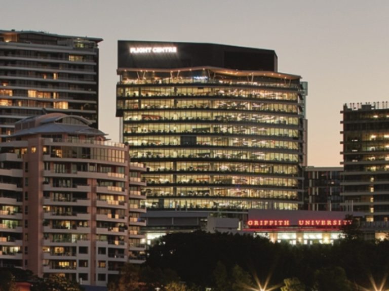 Billionaire Paul Lederer makes $255m bid for Southpoint with new fund