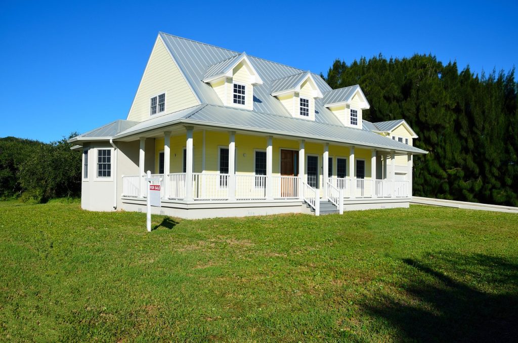 Selling Your Home to an Investor vs. Listing with an Agent