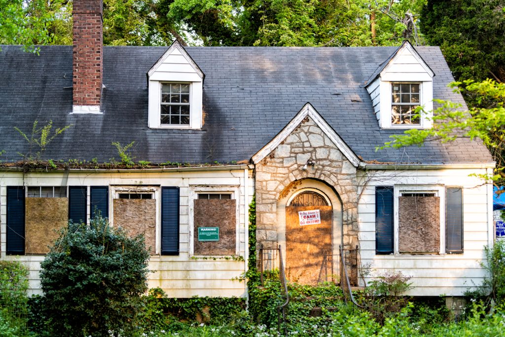 How to Sell a House in Poor Condition
