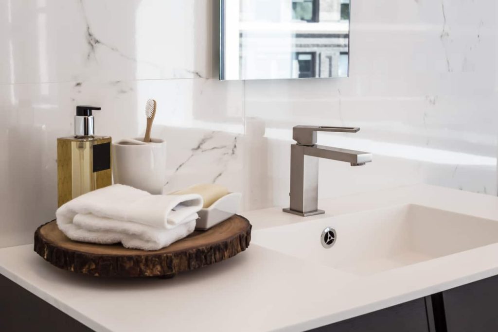 9 Ways to Get Your Bathroom Open-House Ready
